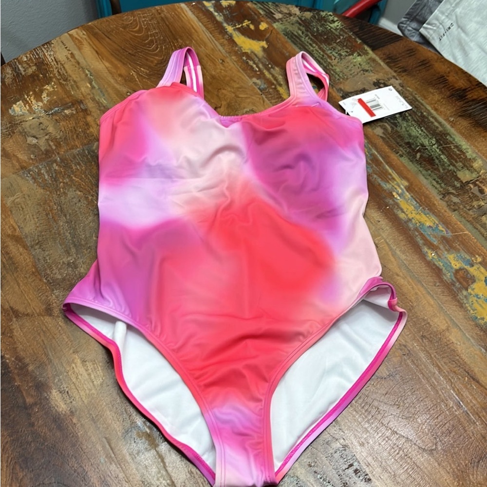 NWT Women’s Nike One Piece Swim